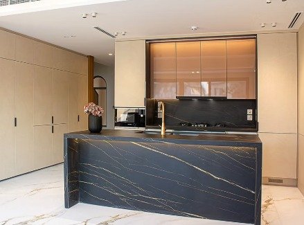 Kitchen Island Service UAE – Custom Kitchen Island Solutions